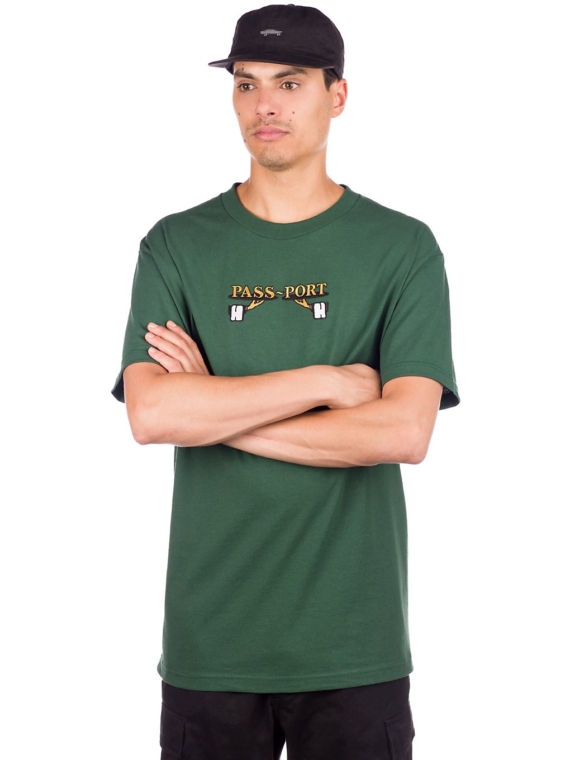 Pass Port Waiter Embroidery T-Shirt groen