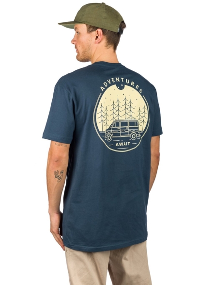 Dravus Adventure Awaits T-Shirt grijs
