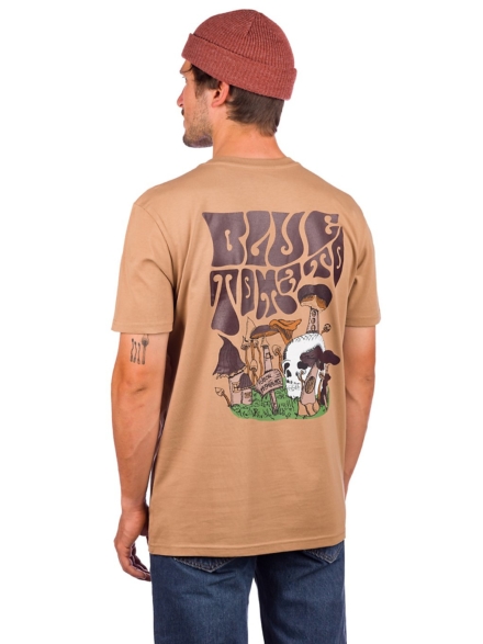 Blue Tomato A Shroomy Welcome T-Shirt bruin