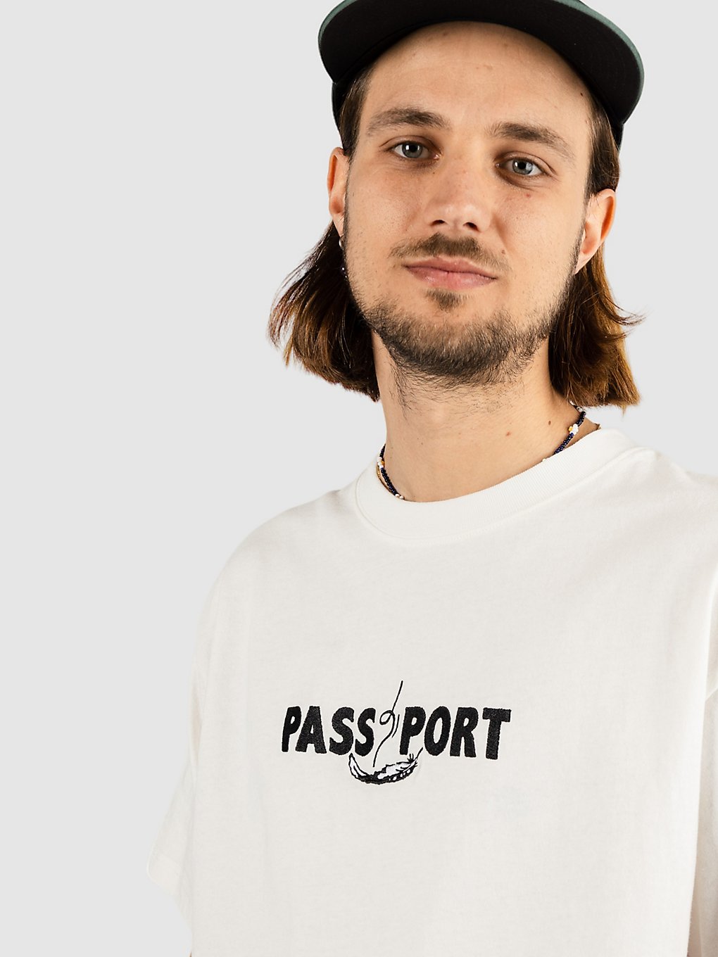 Pass Port Featherweight Embroidery T-Shirt wit