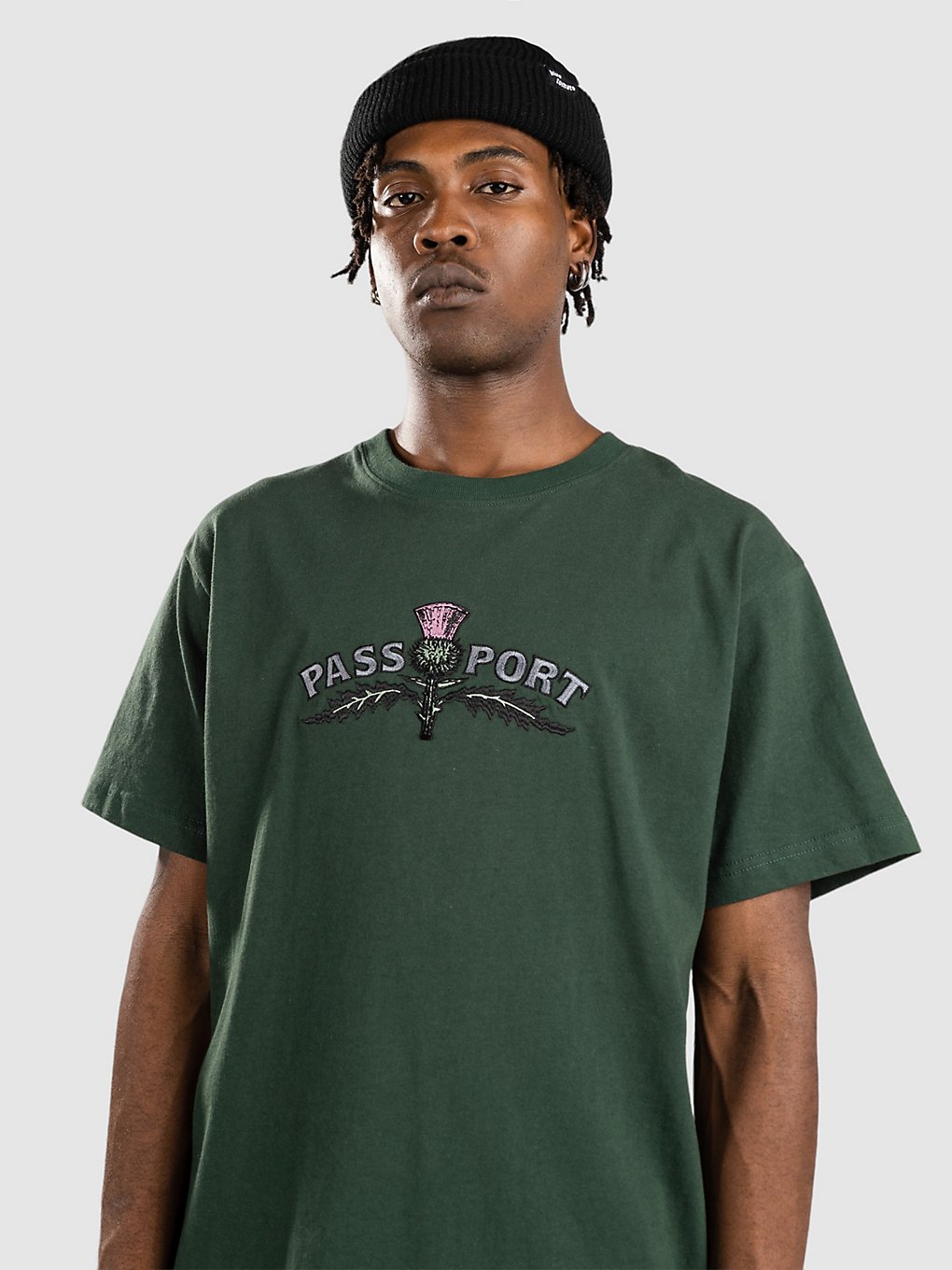 Pass Port Thistle Embroidery T-Shirt groen
