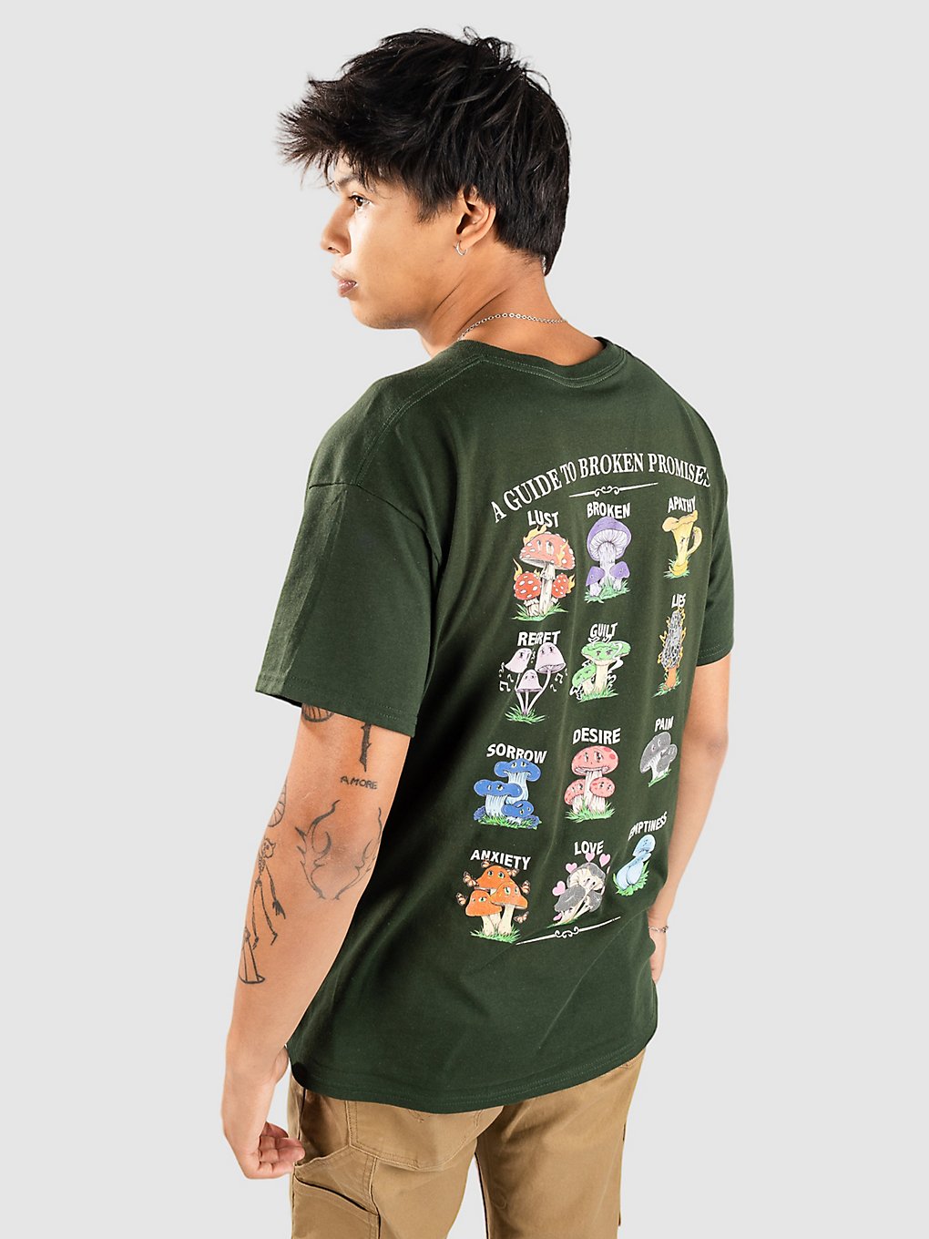 Broken Promises Mushroom Guide T-Shirt groen