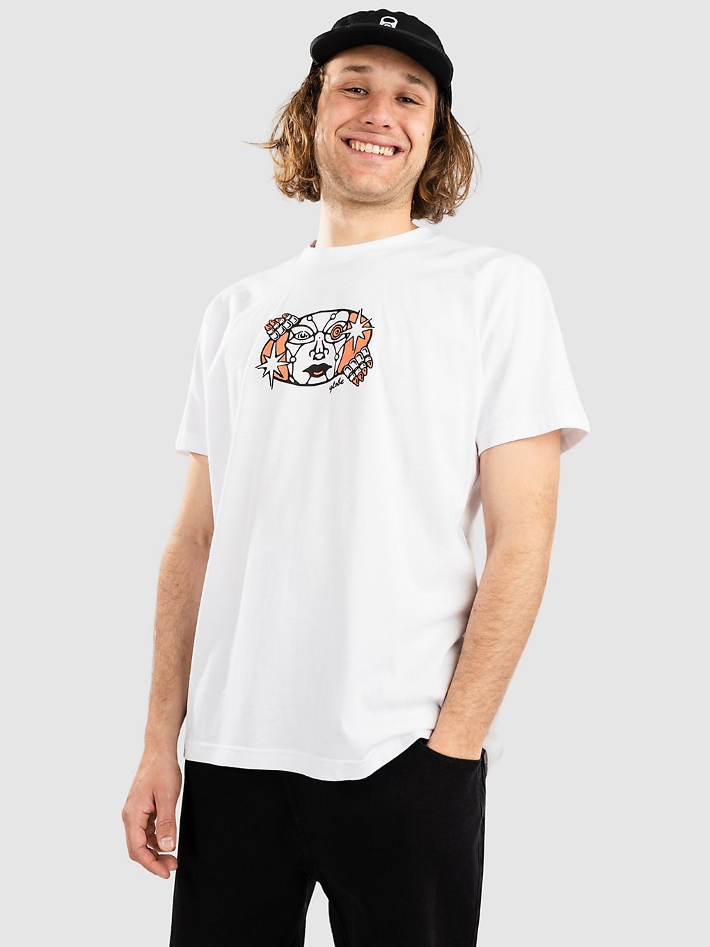 Globe Peeking Out T-Shirt wit