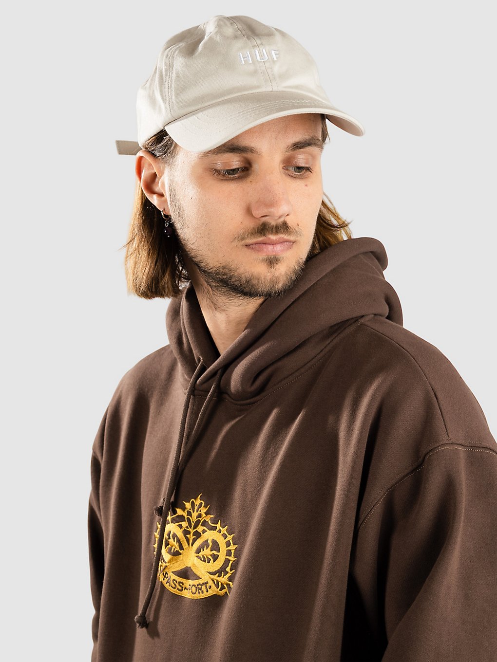 Pass Port Sterling Embroidery Hoodie bruin