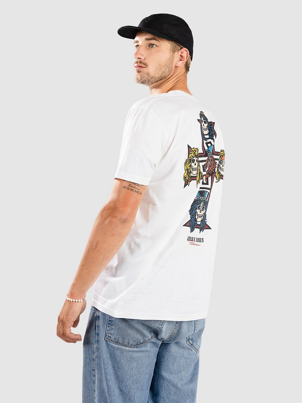 Primitive Cross T-Shirt wit