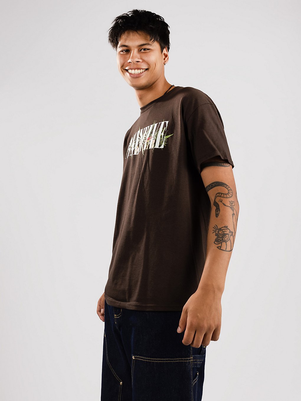 Primitive Selection T-Shirt bruin