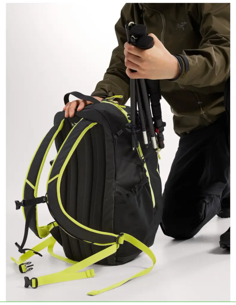 Arc’ teryx Mantis 26 Daypack Zwart