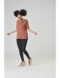 Picture Kiersi SS Tech Tee Cedar Wood