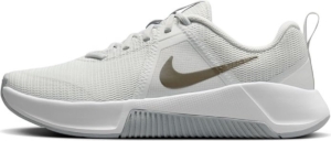 Nike MC Trainer 3 – Photon Dust Metallic Pewter Fitness Sportschoenen Dames Doos Zonder Deksel Wit
