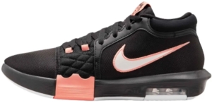 Nike lebron witness viii in de kleur . Zwart