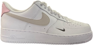 W Nike Air FORCE 1 ’07 Sneakers Unisex Roze