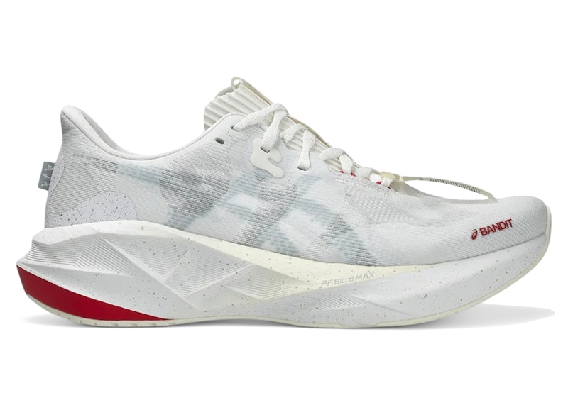 ASICS Novablast 5 Bandit Creme
