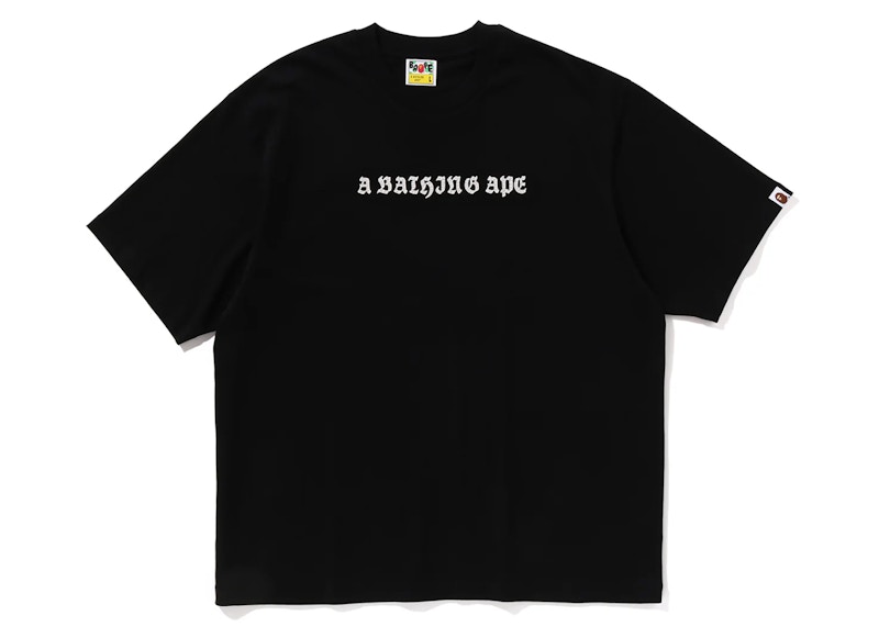 BAPE Gothic Logo Relaxed Fit Tee Zwart