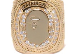 BAPE Rhinestone College Ring Goud