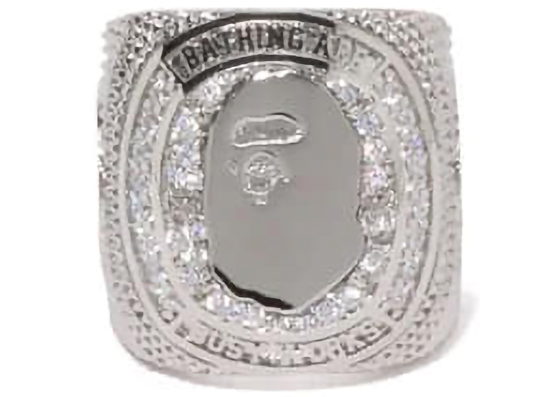 BAPE Rhinestone College Ring Zilver