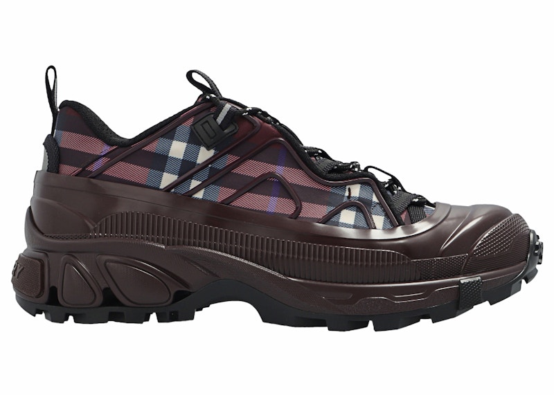 Burberry Arthur Dark Rood