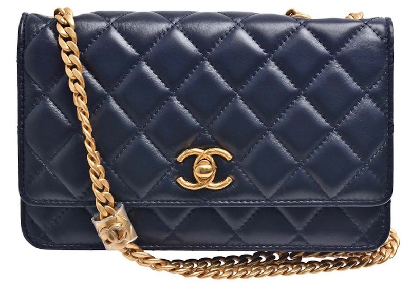 Chanel Adjustable Strap WOC Marineblauw