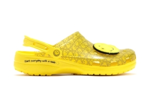 Crocs Classic Clog Translucent Smiley Geel