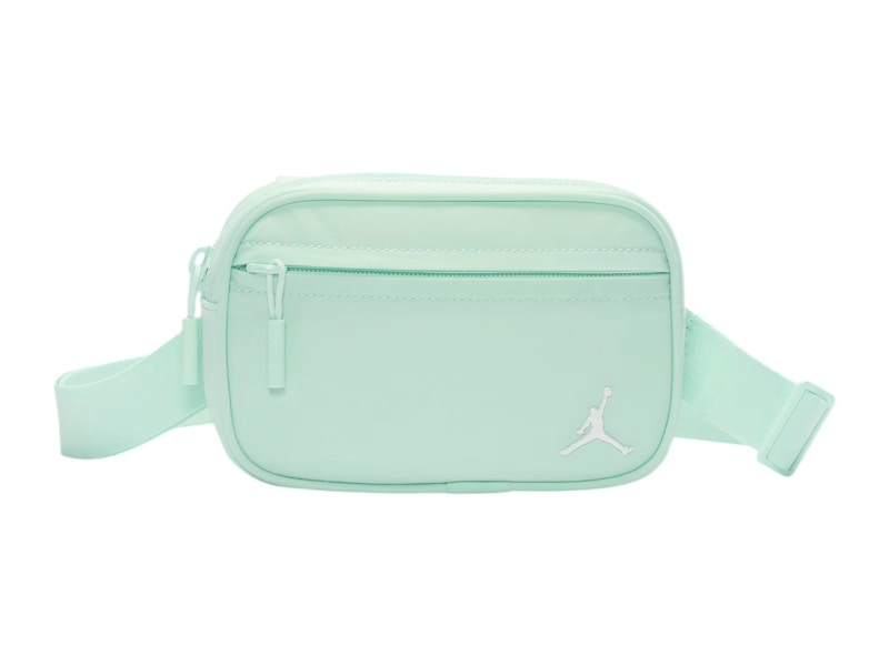 Jordan Alpha Camera 1L Bag Igloo
