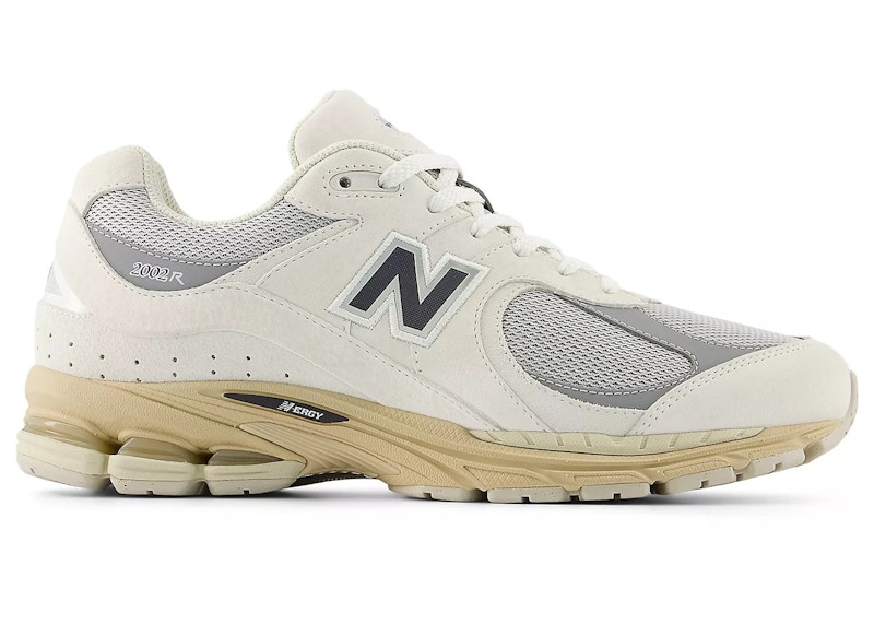 New Balance 2002R Linen Rain Cloud Zwart
