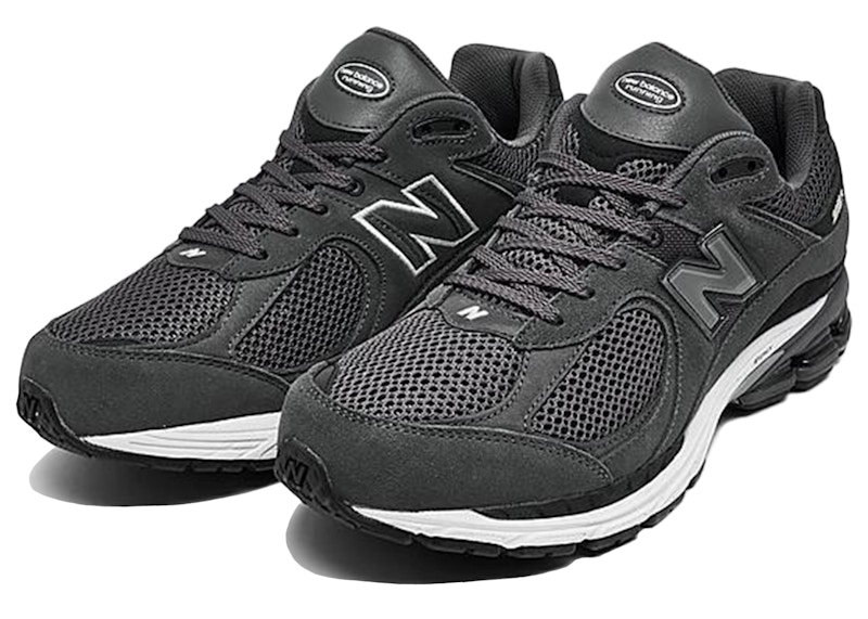 New Balance 2002R Magnet Zwart