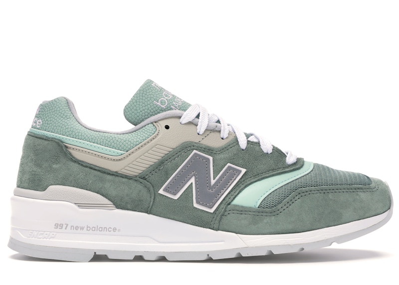 New Balance 997 Less is More Groen