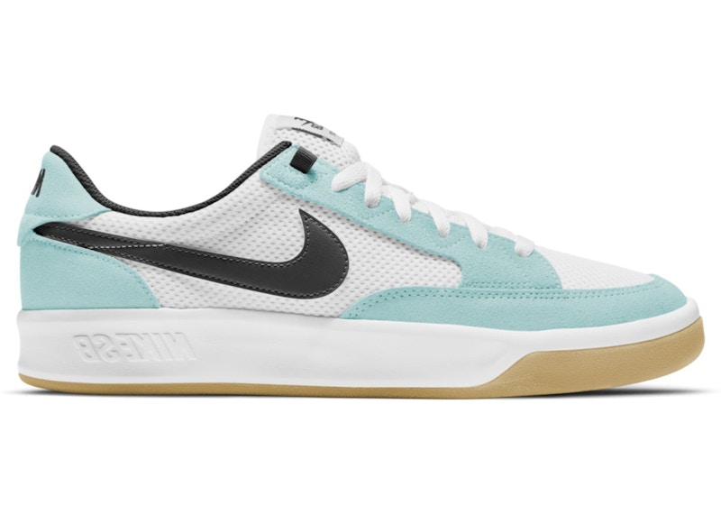Nike Adversary SB Light Dew Zwart