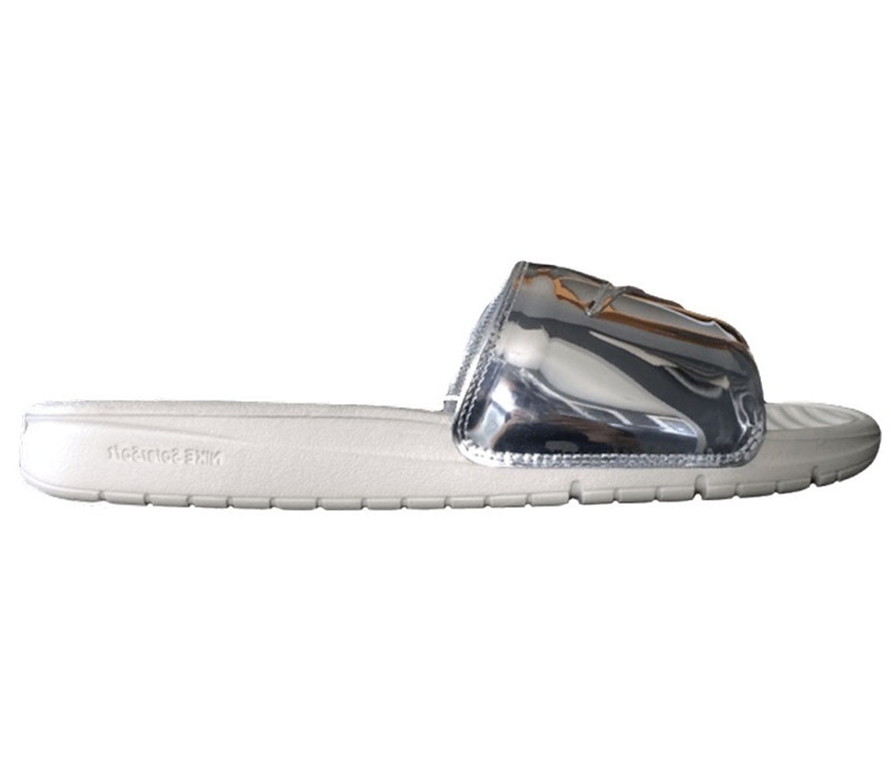 Nike Benassi Solarsoft Slide Liquid Zilver