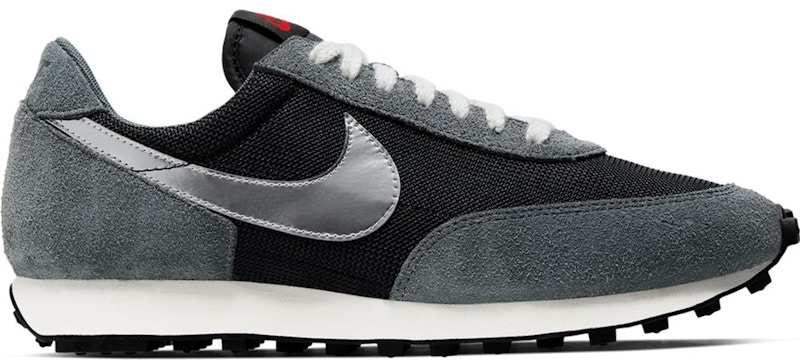 Nike Daybreak Metallic Zilver