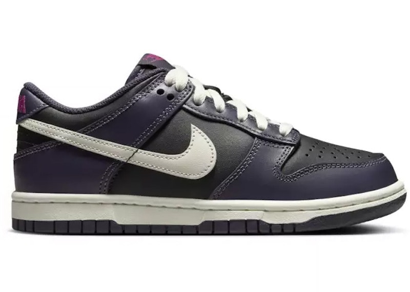 Nike Dunk Low Dark Raisin Zwart