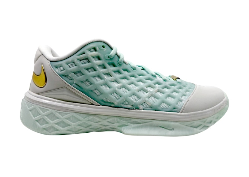 Nike Kobe 3 Low Protro CHBL Goud