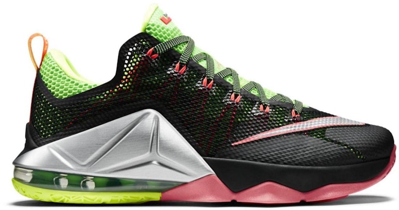 Nike LeBron 12 Low Remix Zilver