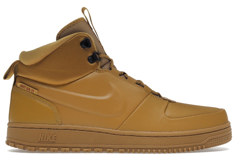Nike Path WNTR Wheat Zwart
