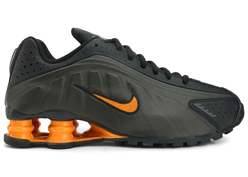 Nike Shox R4 Bright Ceramic Zwart