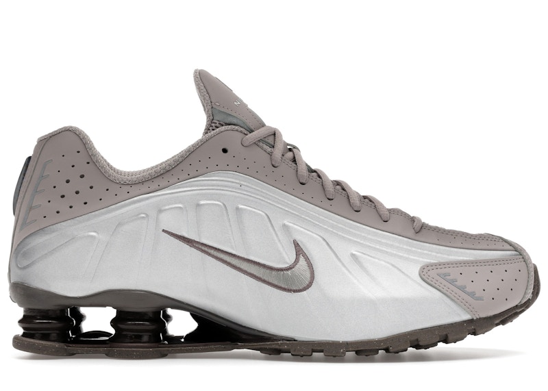 Nike Shox R4 Cave Stone Grijs