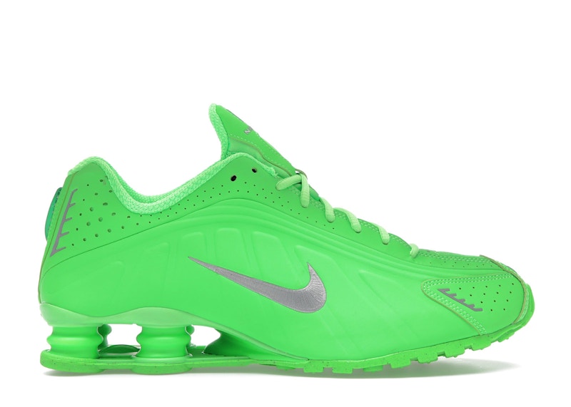 Nike Shox R4 Strike Zilver