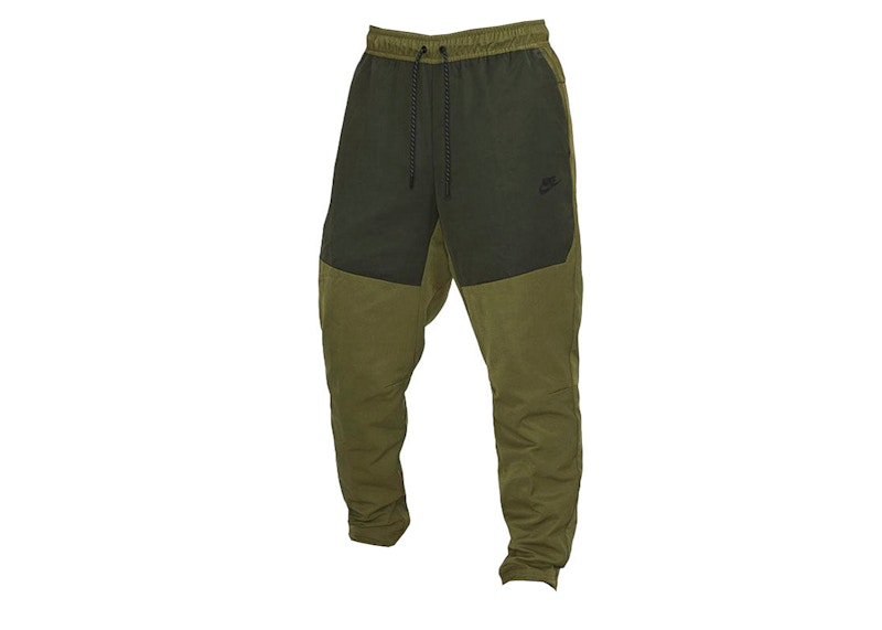 Nike Tech Essentials Repel Joggers Groen