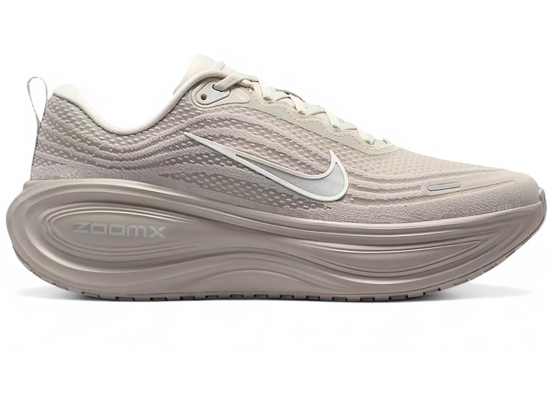 Nike Vomero Plus Light Bone Zilver