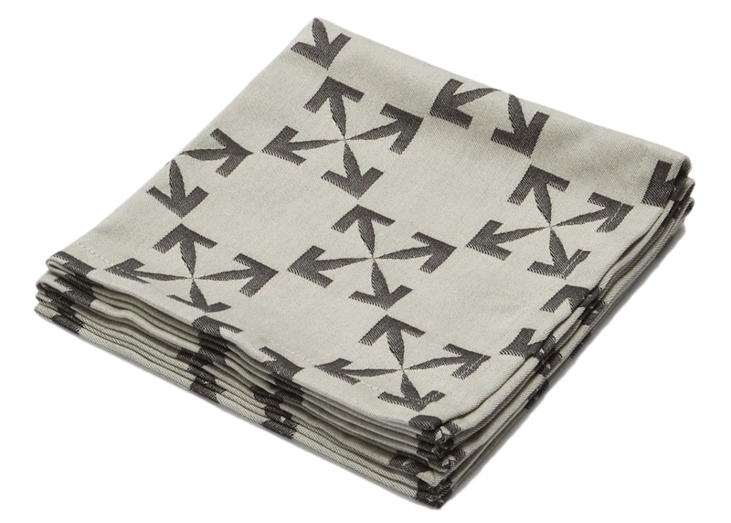 OFF- Arrow Pattern Napkin Set