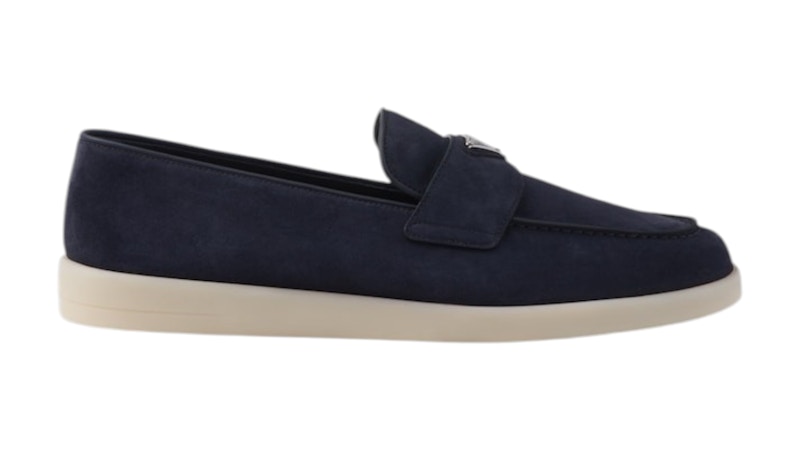 Prada Suede Logo Loafer Blauw