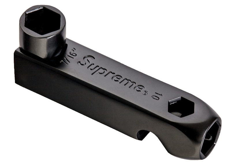 Supreme Pipe Skate Key Zwart