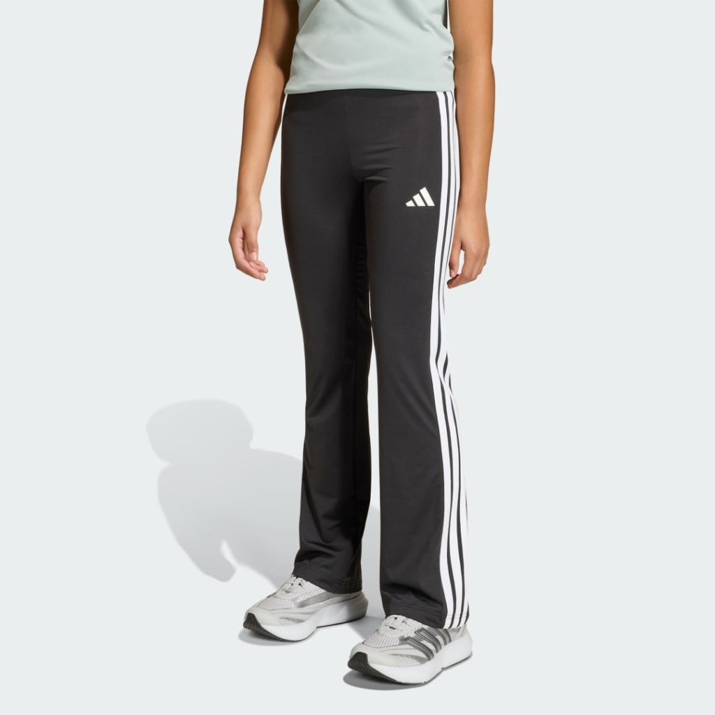 Train Essentials 3-Stripes Flared Legging Zwart
