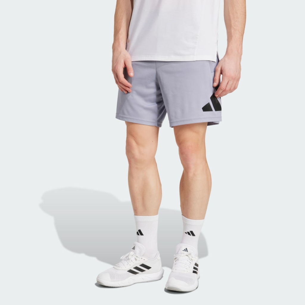 Train Essentials Logo Training Short Zilver
