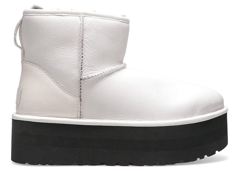 UGG Classic Mini Platform Matte Boot Ultra Matte Wit