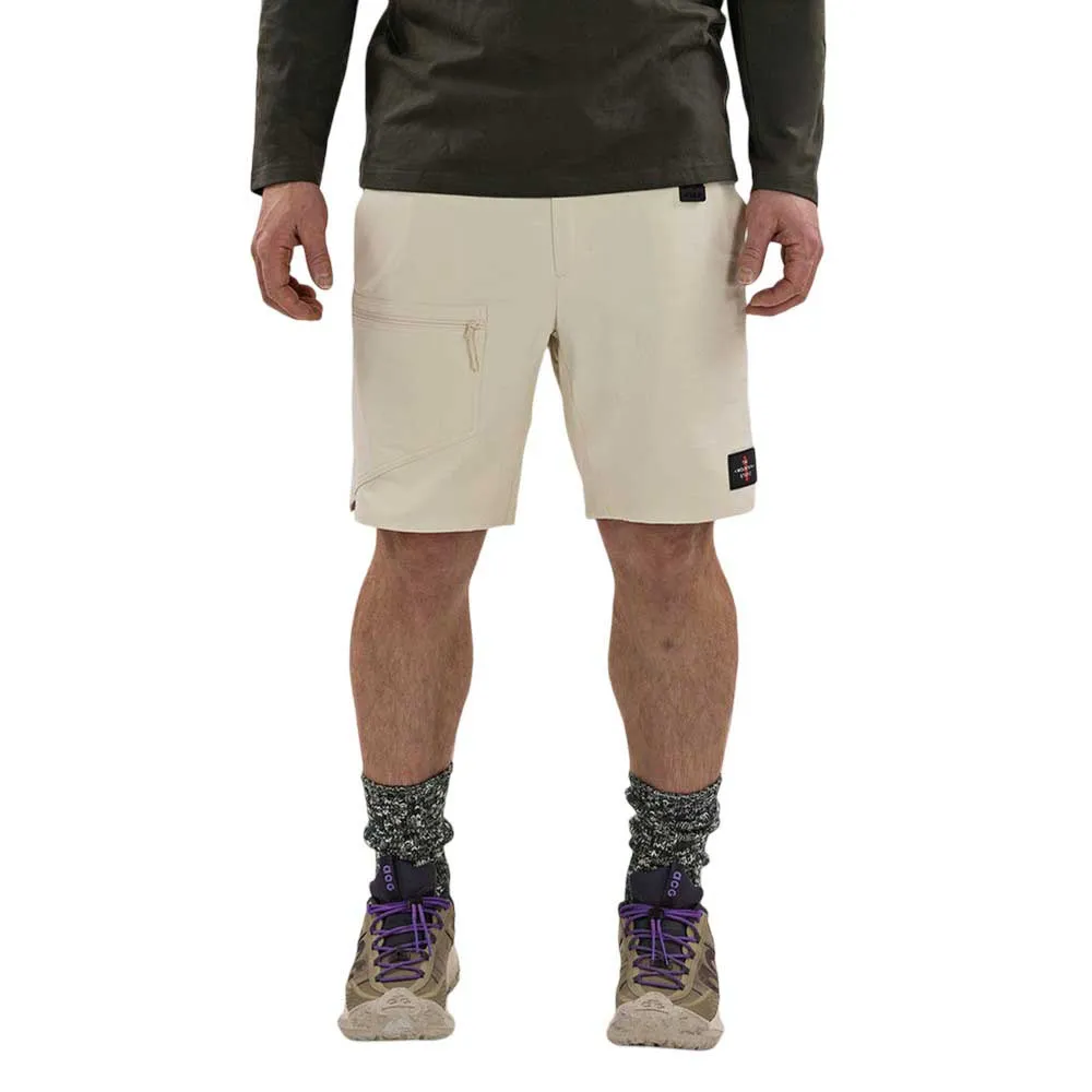 The Mountain Studio Field Korte Broek Almond Milk
