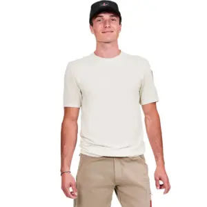The Mountain Studio Two Tone Tech T-shirt Met Korte Mouwen Almond Milk