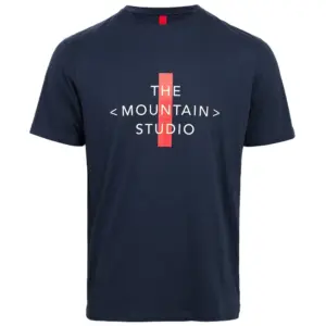The Mountain Studio Cross Logo T-shirt Met Korte Mouwen Sky Captain
