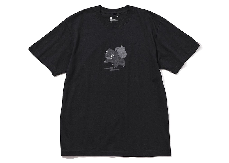 Fragment x Pokemon Thunderbolt Project Bulbasaur Front Print Tee Zwart