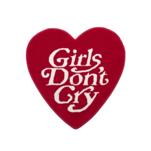 Girls Don’t Cry Heart Shape Rug Rood